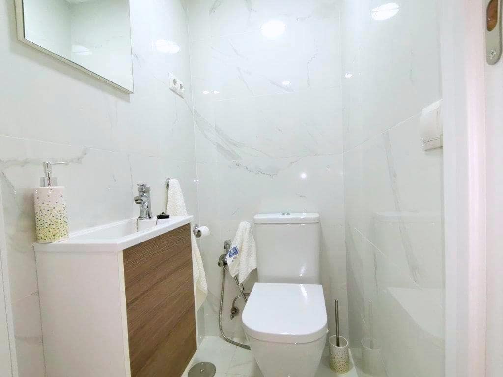 2 soveværelse Lejlighed til leje i Malaga by - € 1.350 (Ref: 9282592)