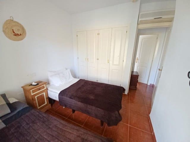 2 sovrum Radhus att hyra i Casares med pool - 1 300 € (Ref: 9289635)