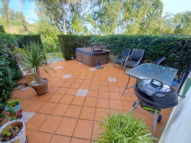 2 sovrum Radhus att hyra i Casares med pool - 1 300 € (Ref: 9289635)