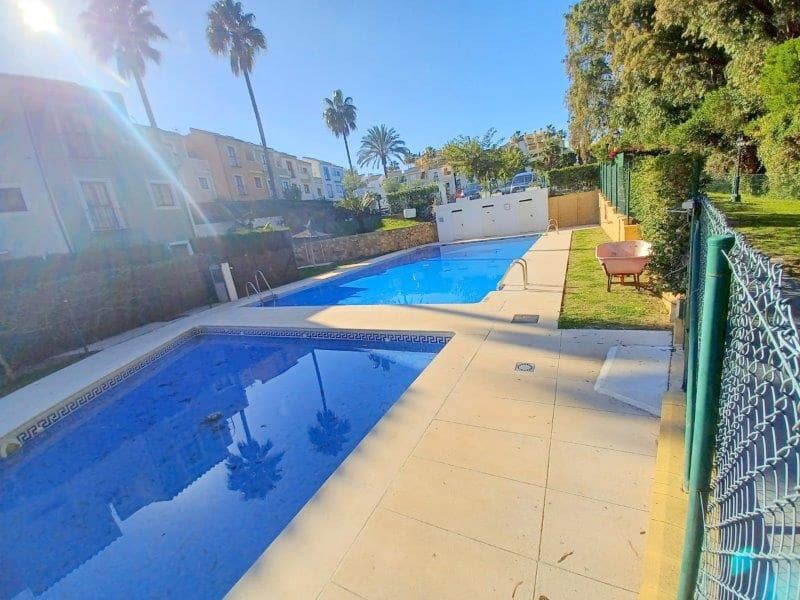 2 bedroom Terraced Villa for rent in Casares with pool - € 1,300 (Ref: 9289635)