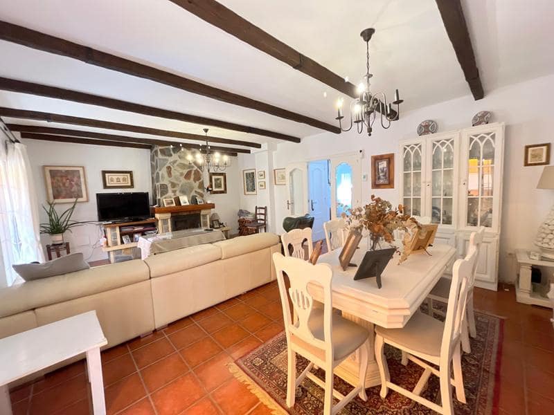 5 soveværelse Rækkehus til salg i Estepona med garage - € 750.000 (Ref: 9297105)