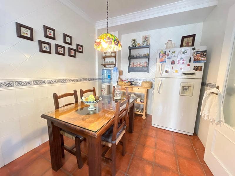 5 soveværelse Rækkehus til salg i Estepona med garage - € 750.000 (Ref: 9297105)