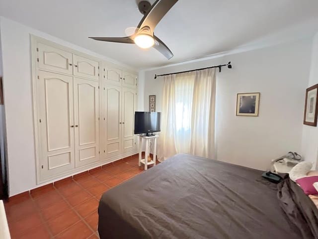 5 soveværelse Rækkehus til salg i Estepona med garage - € 750.000 (Ref: 9297105)