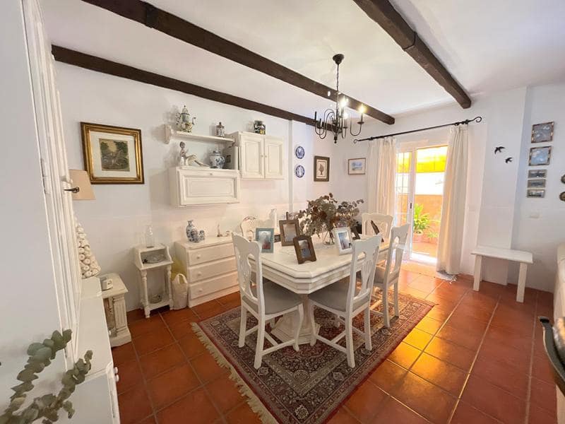 5 soveværelse Rækkehus til salg i Estepona med garage - € 750.000 (Ref: 9297105)