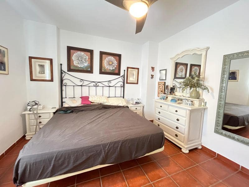 5 soveværelse Rækkehus til salg i Estepona med garage - € 750.000 (Ref: 9297105)