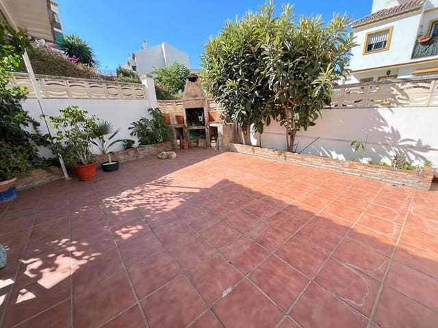 5 sypialnia Dom szeregowy na sprzedaż w Estepona z garażem - 850 000 € (Ref: 9297105)