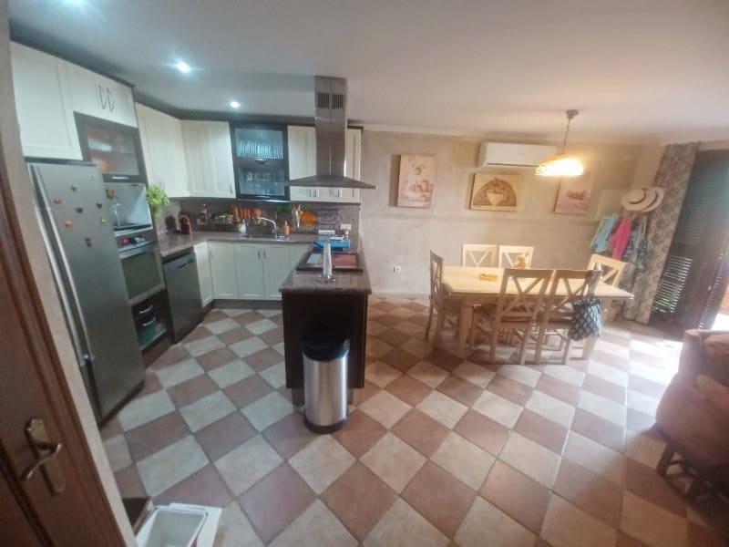 2 sypialnia Dom szeregowy do wynajęcia w San Luis de Sabinillas z basenem - 700 € (Ref: 9309269)