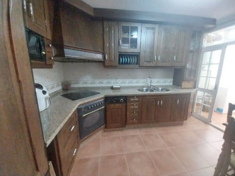 1 soverom Leilighet til leie i Estepona - € 800 (Ref: 9309270)