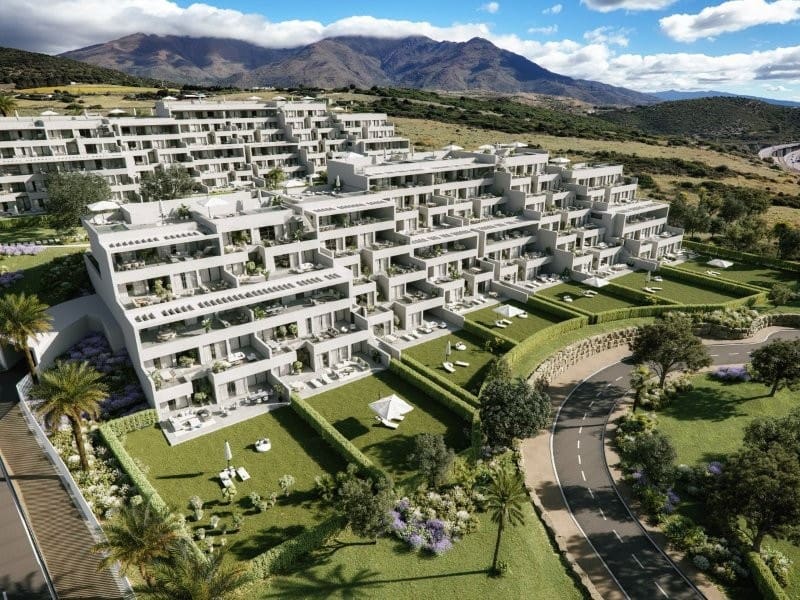 Piso de 2 habitaciones en Casares en venta con piscina garaje - 589.000 € (Ref: 9316982)