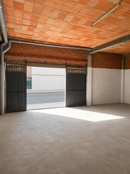 Commercial for sale in Estepona - € 212,100 (Ref: 9332739)