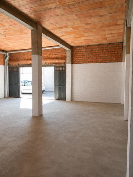 Commercial for sale in Estepona - € 212,100 (Ref: 9332739)