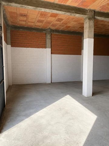Commercial for sale in Centro, Estepona - € 212,100 (Ref: 9332739)