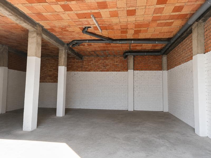 Commercial for sale in Estepona - € 212,100 (Ref: 9332739)