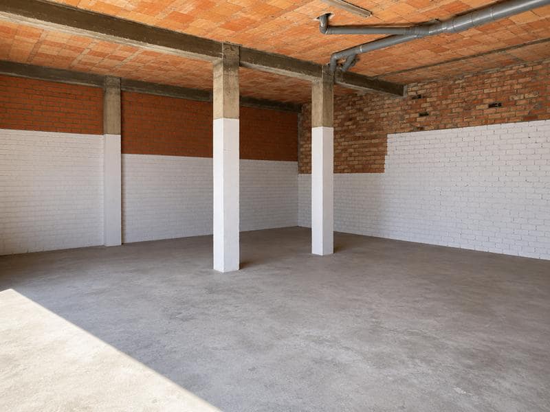 Commercial for sale in Estepona - € 212,100 (Ref: 9332739)