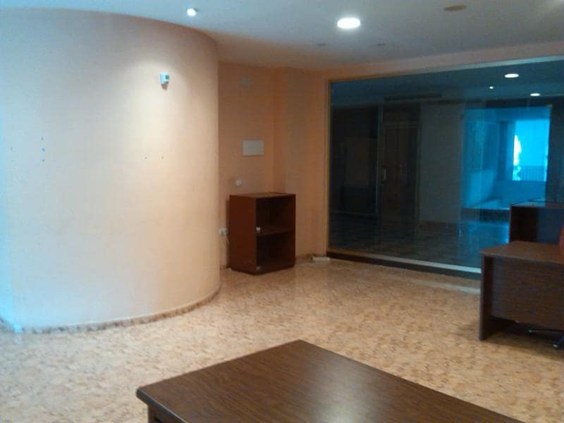Kommersiell att hyra i Estepona - 500 € (Ref: 9335581)