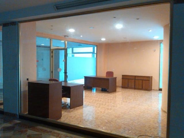 Kommersiell att hyra i Estepona - 500 € (Ref: 9335581)