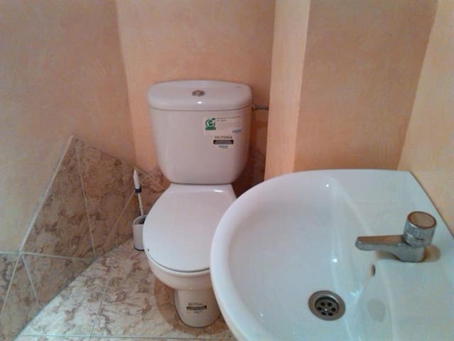 Kommersiell att hyra i Estepona - 500 € (Ref: 9335581)