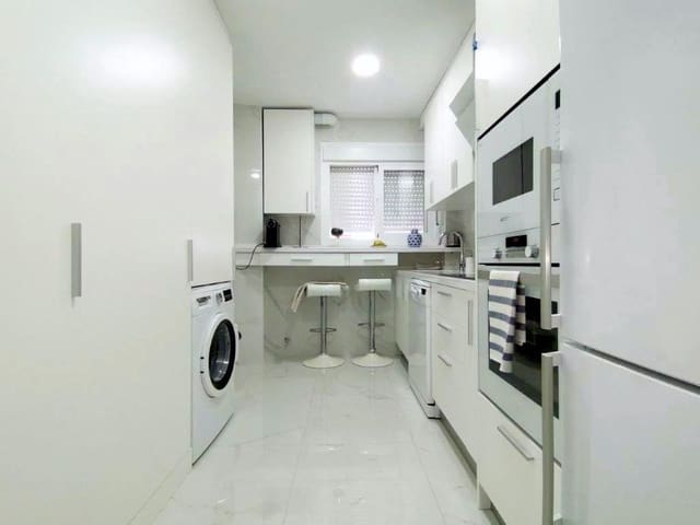 2 bedroom Flat for rent in Santa Paula, Málaga city - € 1,350 (Ref: 9340380)