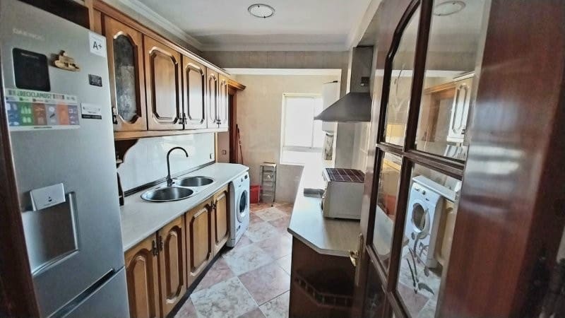 3 bedroom Flat for sale in Malaga city - € 297,000 (Ref: 9340381)
