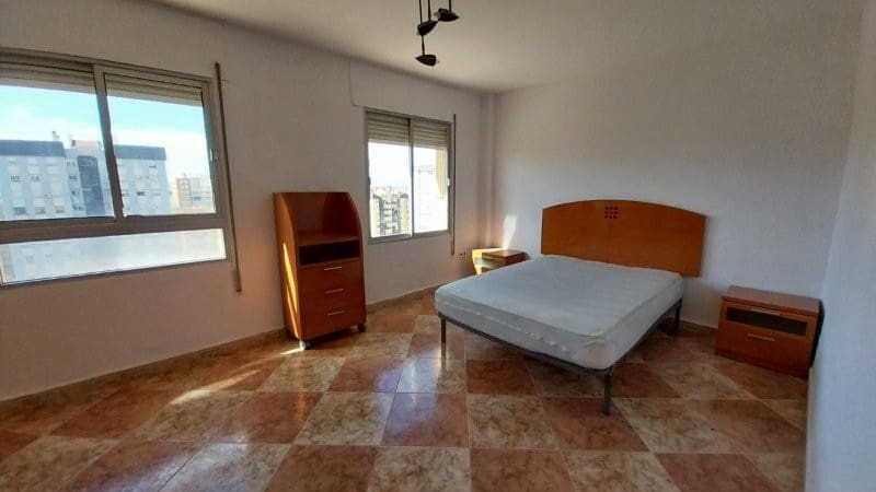 3 bedroom Flat for sale in Malaga city - € 297,000 (Ref: 9340381)