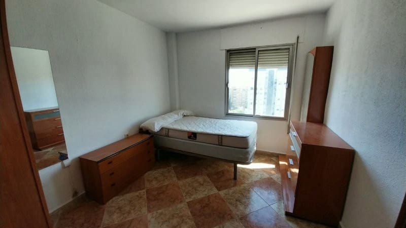 3 bedroom Flat for sale in Malaga city - € 297,000 (Ref: 9340381)