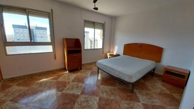 3 bedroom Flat for sale in Malaga city - € 297,000 (Ref: 9340381)