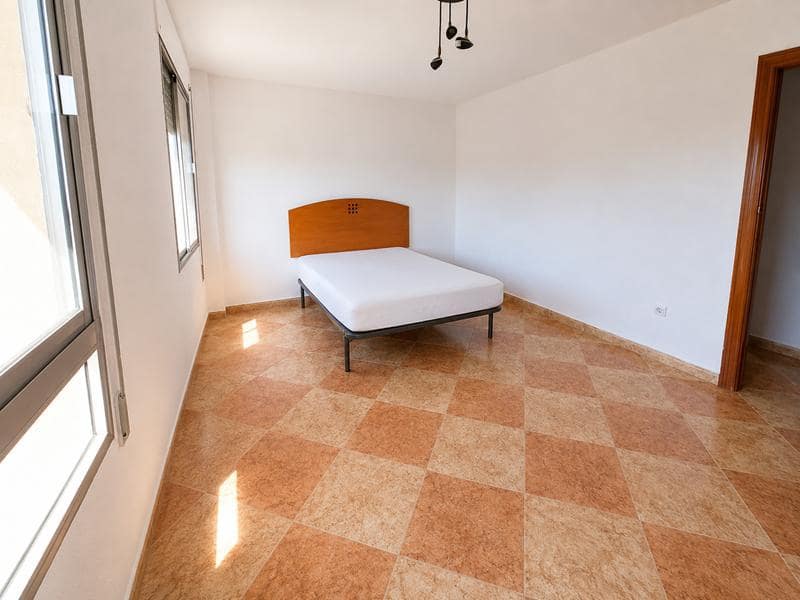 3 soveværelse Lejlighed til salg i Malaga by - € 297.000 (Ref: 9340381)