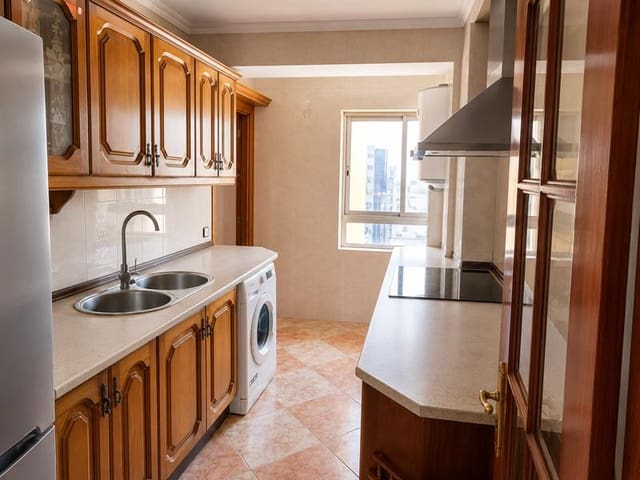 3 soveværelse Lejlighed til salg i Cruz de Humilladero, Málaga by - € 297.000 (Ref: 9340381)