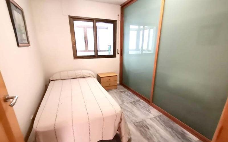 4 camera da letto Appartamento da affittare in Malaga citta - 1.200 € (Rif: 9340383)