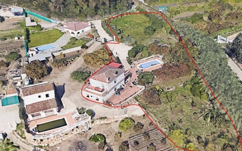 Casa de 6 habitaciones en Estepona en venta con piscina - 1.262.000 € (Ref: 9344067)