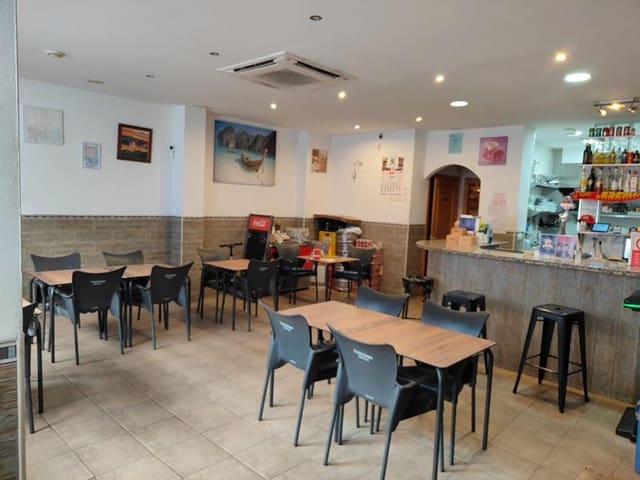 Kommersiell till salu i Centro, Estepona - 234 000 € (Ref: 9348659)