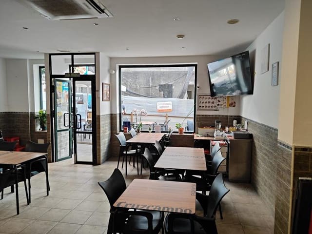 Kommersiell till salu i Centro, Estepona - 234 000 € (Ref: 9348659)