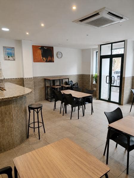 Commercial for sale in Estepona - € 234,000 (Ref: 9348659)