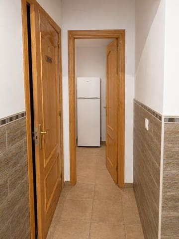 Commercial for sale in Centro, Estepona - € 234,000 (Ref: 9348659)