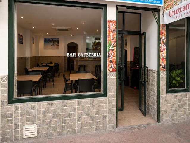 Commercial for sale in Centro, Estepona - € 234,000 (Ref: 9348659)