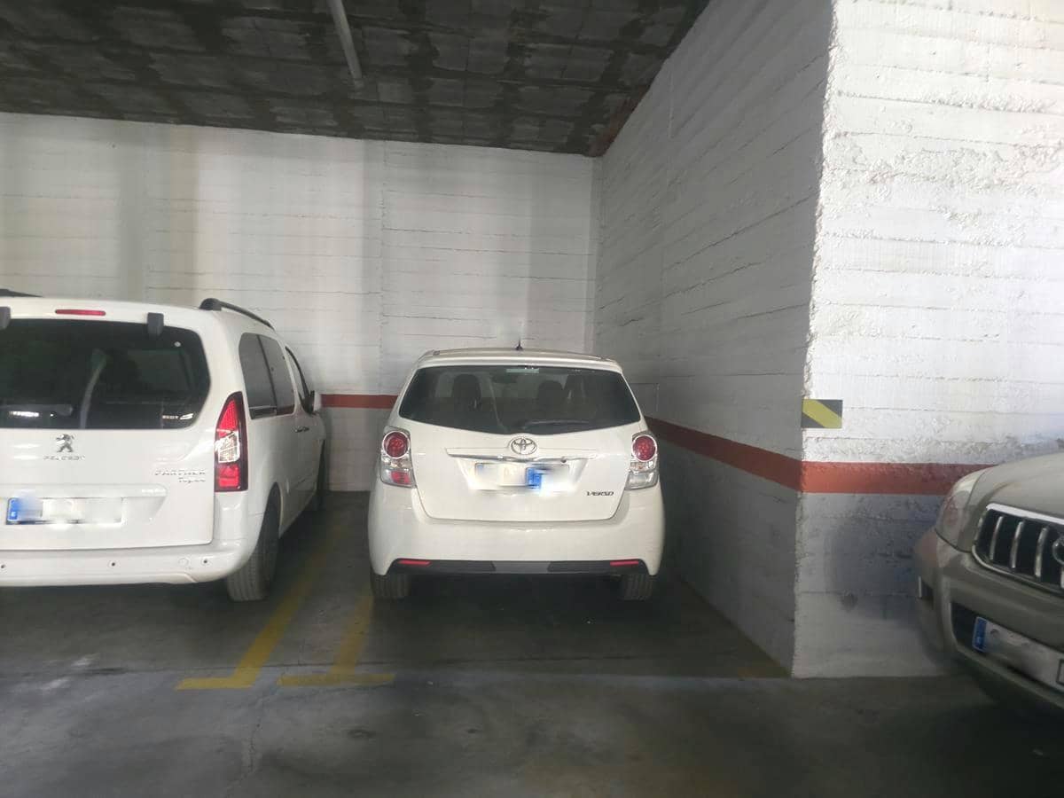 4 slaapkamer Flat te koop in Malaga stad met garage - € 323.000 (Ref: 9353933)