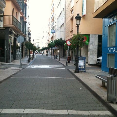 Kommersiell til leie i Centro, Estepona - € 2 000 (Ref: 9355322)