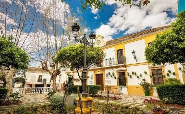 Kommersiell til leie i Centro, Estepona - € 2 000 (Ref: 9355322)