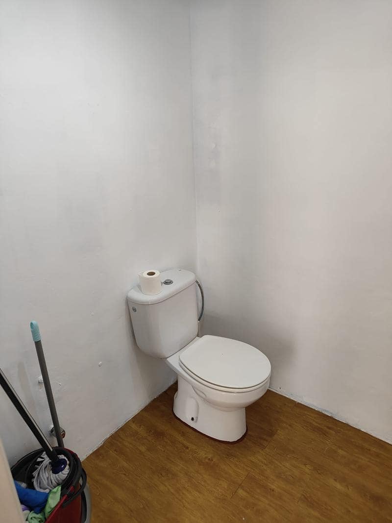 Kommersiell till salu i Estepona - 196 192 € (Ref: 9357857)