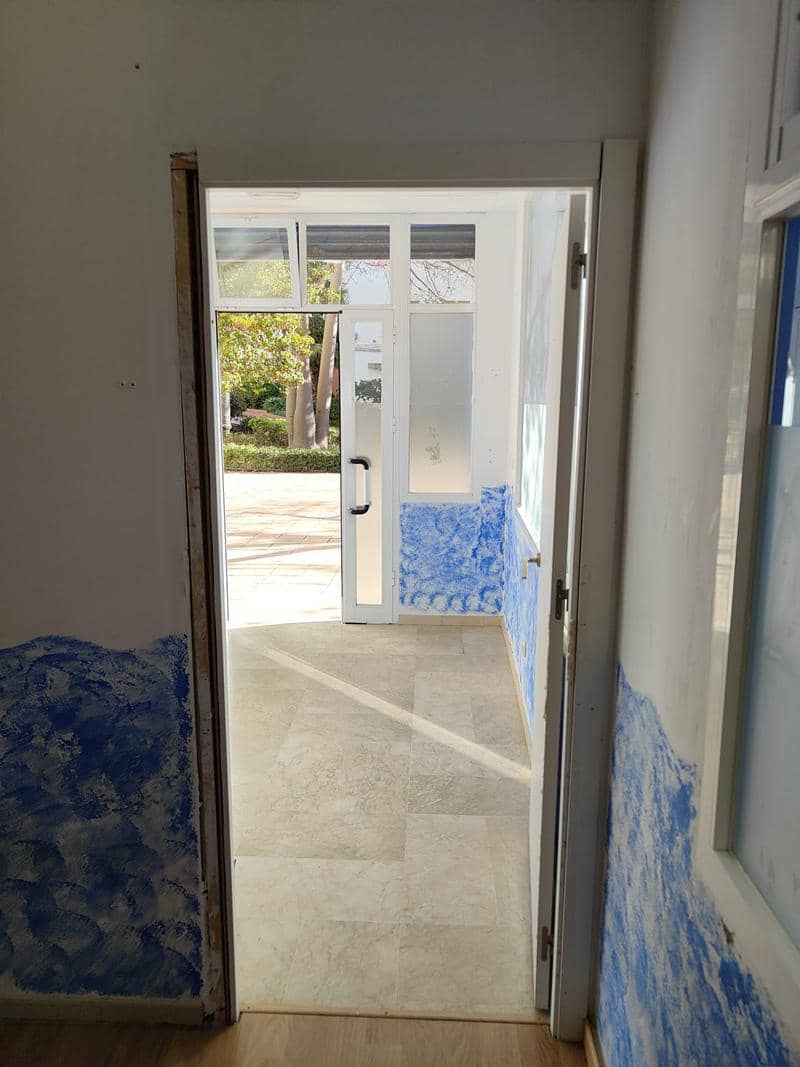 Kommersiell till salu i Estepona - 196 192 € (Ref: 9357857)