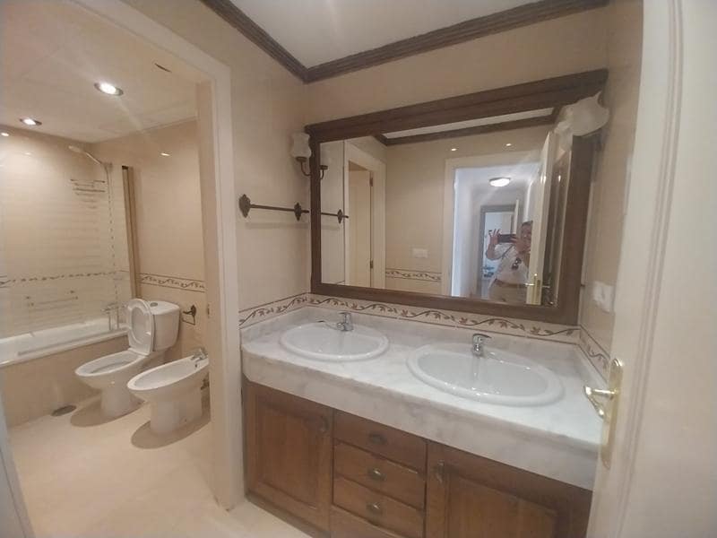 3 quarto Penthouse para venda em Estepona com piscina garagem - 456 000 € (Ref: 9371366)