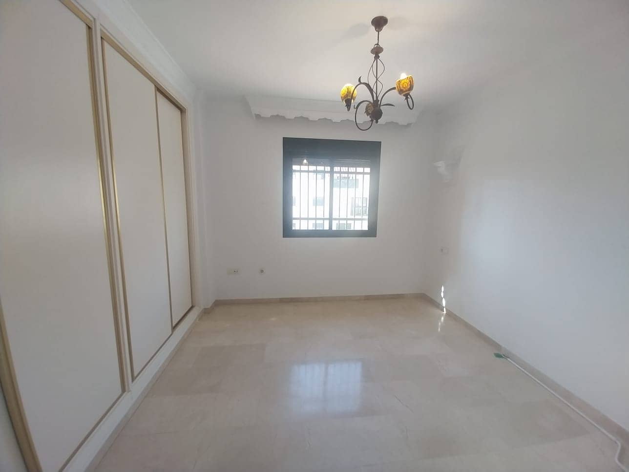 3 quarto Penthouse para venda em Estepona com piscina garagem - 456 000 € (Ref: 9371366)