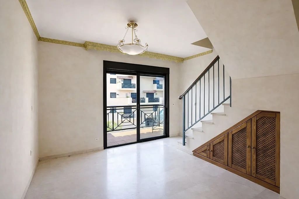 3 slaapkamer Penthouse te koop in Estepona met zwembad garage - € 435.000 (Ref: 9371366)