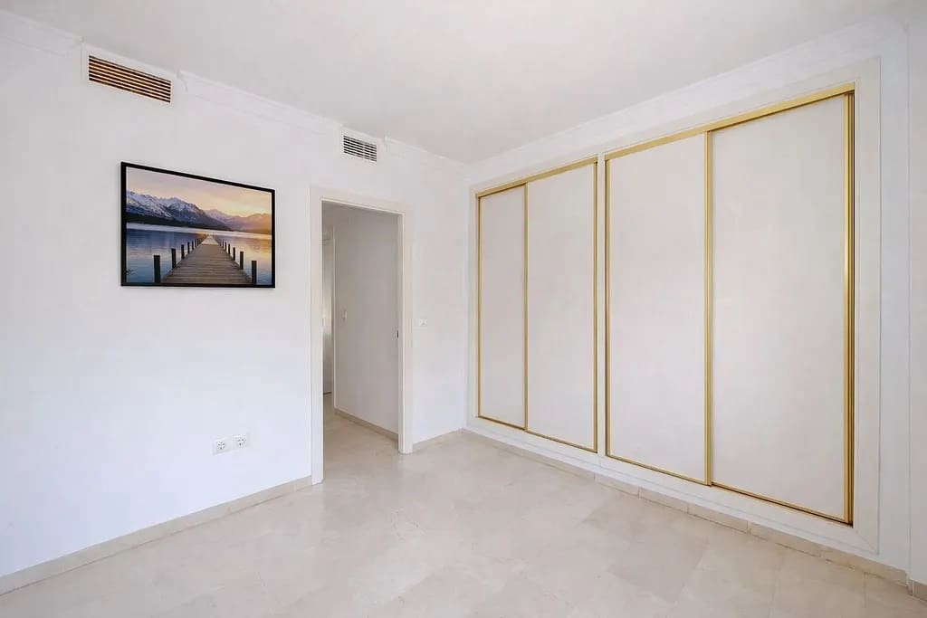 3 slaapkamer Penthouse te koop in Estepona met zwembad garage - € 435.000 (Ref: 9371366)