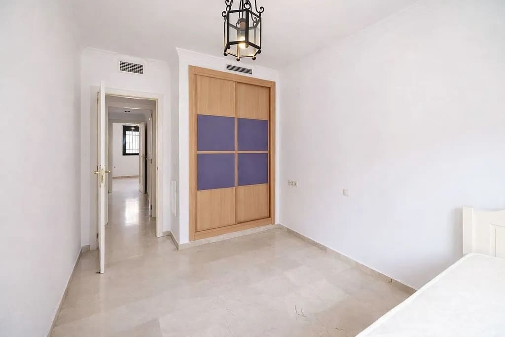 3 slaapkamer Penthouse te koop in Estepona met zwembad garage - € 435.000 (Ref: 9371366)