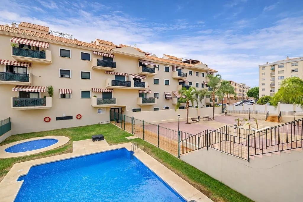 3 slaapkamer Penthouse te koop in Estepona met zwembad garage - € 435.000 (Ref: 9371366)