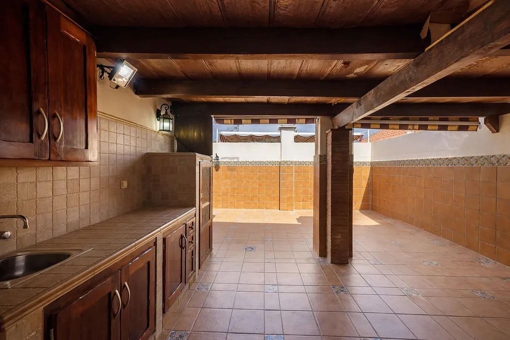 3 slaapkamer Penthouse te koop in Estepona met zwembad garage - € 435.000 (Ref: 9371366)