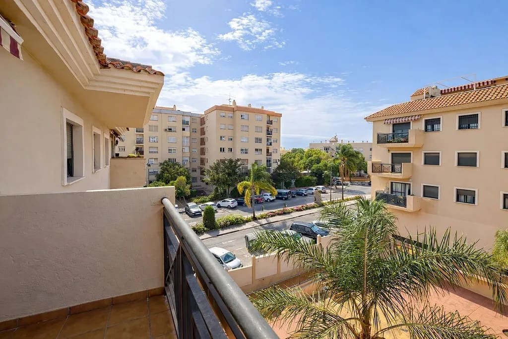 3 slaapkamer Penthouse te koop in Estepona met zwembad garage - € 435.000 (Ref: 9371366)