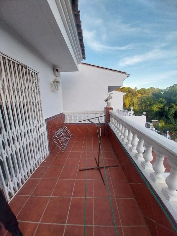 3 sovrum Radhus till salu i Estepona med pool - 668 000 € (Ref: 9371367)