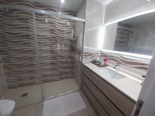 3 sovrum Radhus till salu i Estepona med pool - 668 000 € (Ref: 9371367)